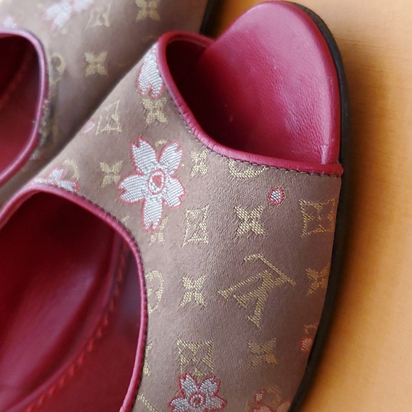 Vintage Louis Vuitton Red Heels Takashi Flower Print - Picture 3 of 9